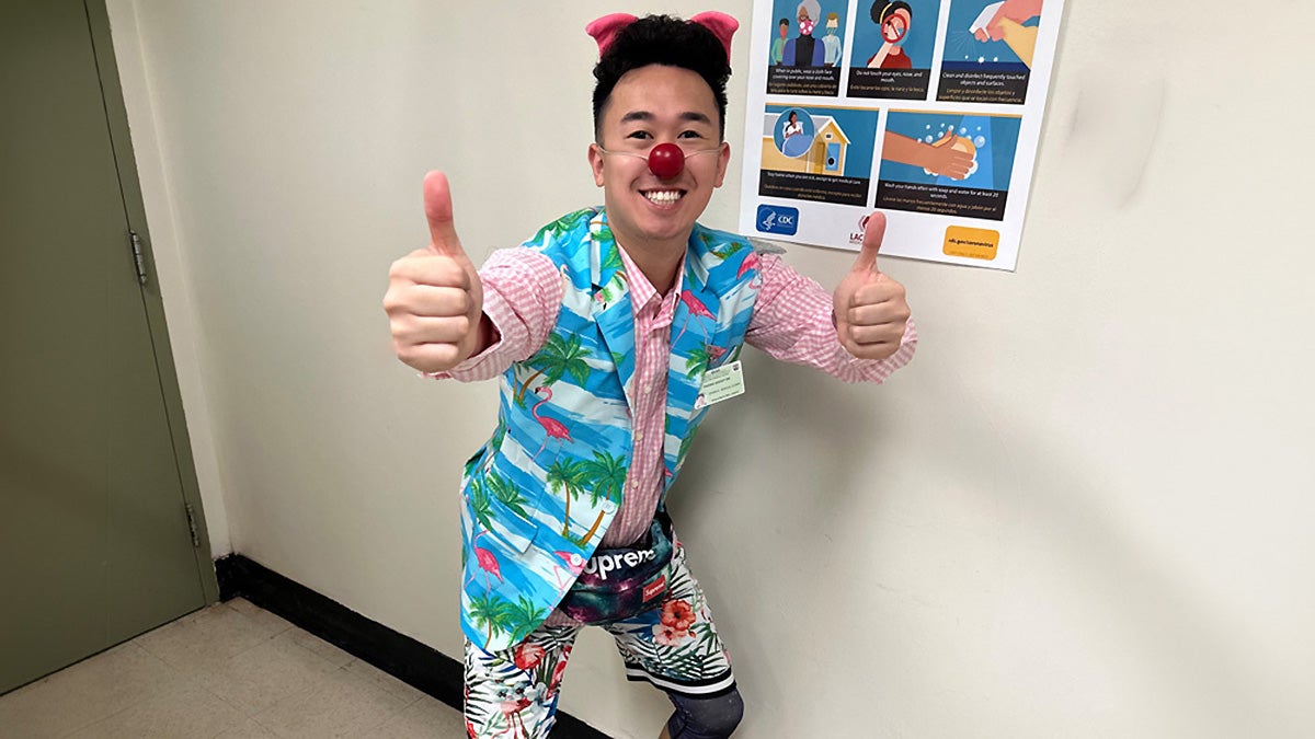 featured image for USC Price grad clowns around to help hospital patients 