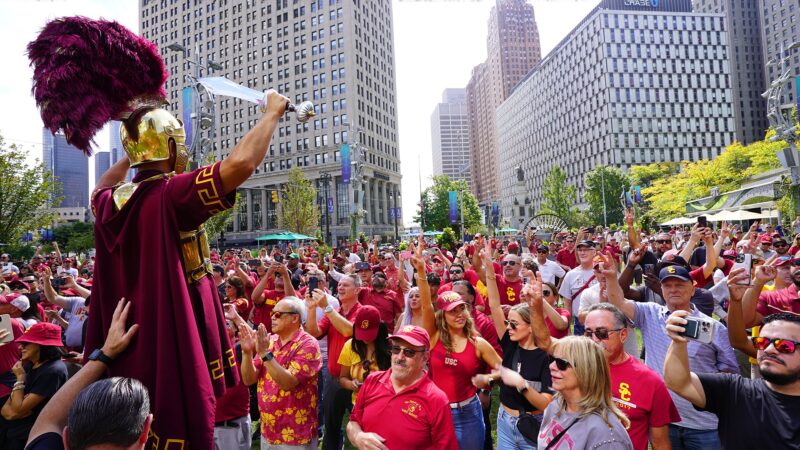 featured image for Trojans rally in Michigan before football team’s first Big Ten game