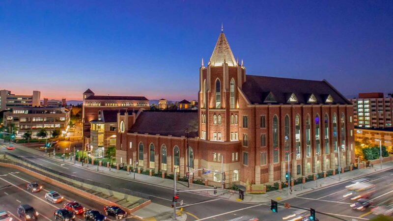 the corner of USC's campus is seen at sunset